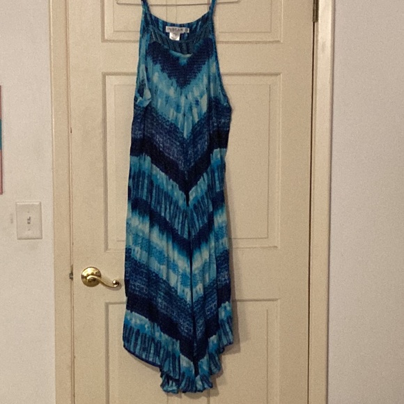 Ingear Resort Dress. - Picture 3 of 4